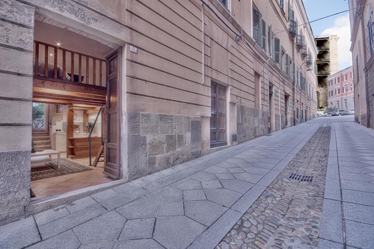 Right House - Small Garden In Old Town - Historical Castle District 칼리아리 외부 사진