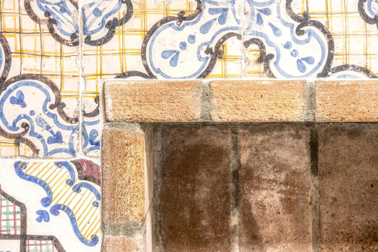 Right House - Small Garden In Old Town - Historical Castle District 칼리아리 외부 사진