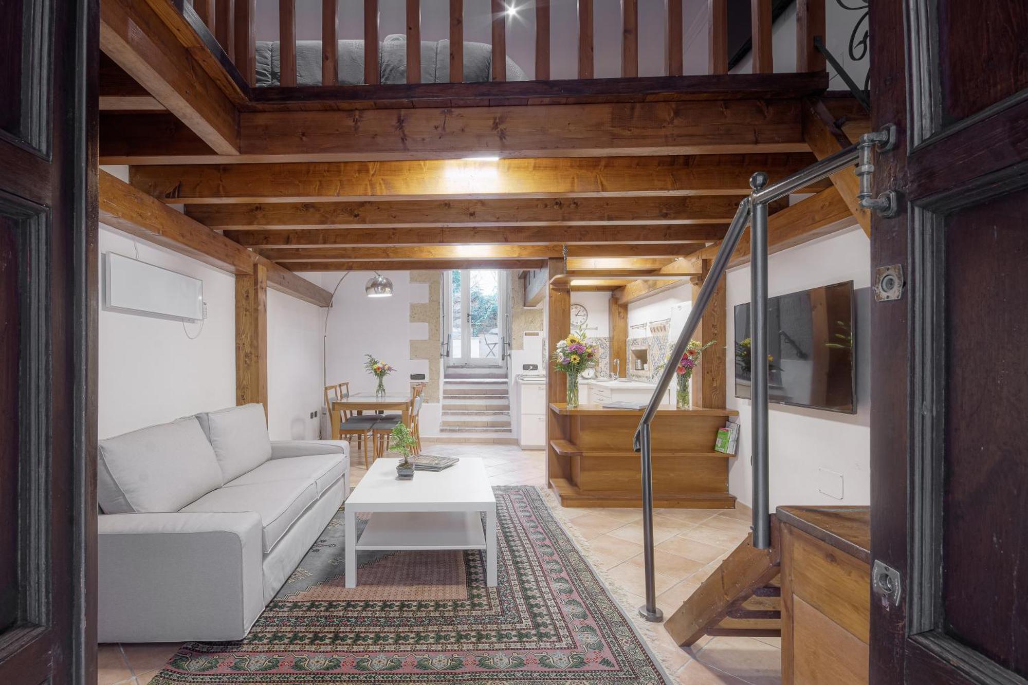 Right House - Small Garden In Old Town - Historical Castle District 칼리아리 외부 사진