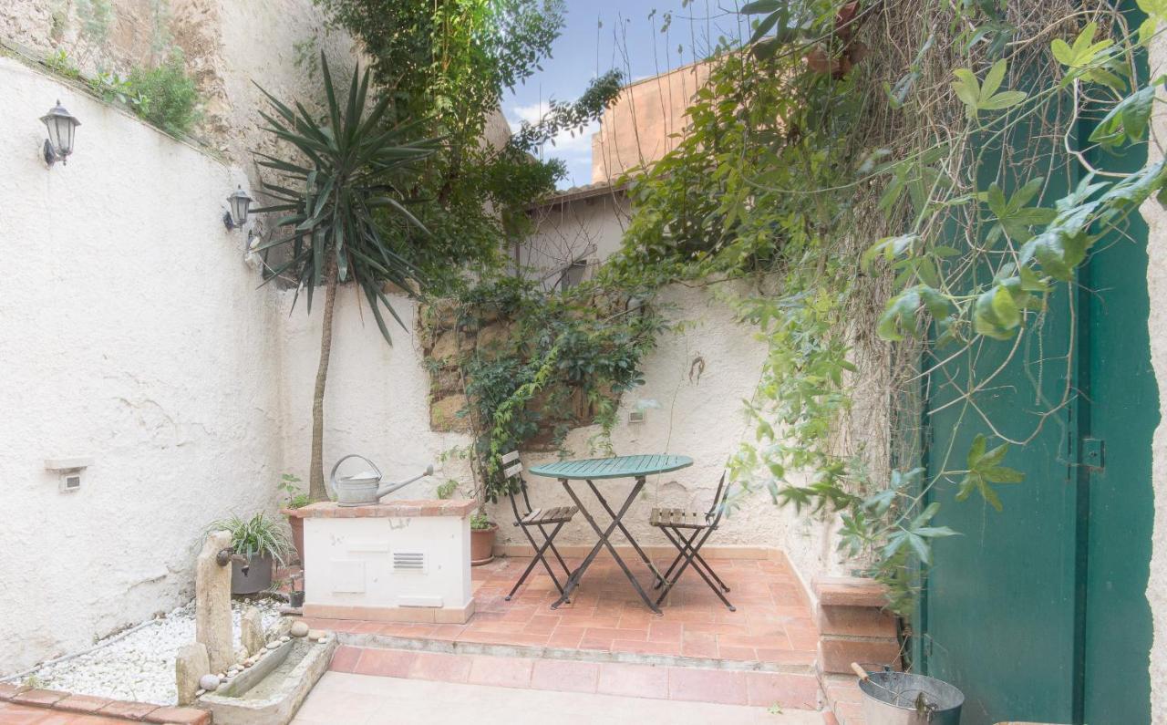 Right House - Small Garden In Old Town - Historical Castle District 칼리아리 외부 사진